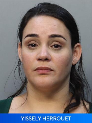 Traición a una Organización Sin Fines de Lucro: Exempleada Acusada de Desfalcar $250,000 para Juego en Línea