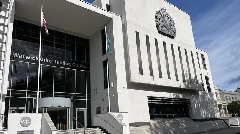Hombre Se Declara Culpable de Violación de una Menor en Nuneaton; Un Coacusado Espera Juicio